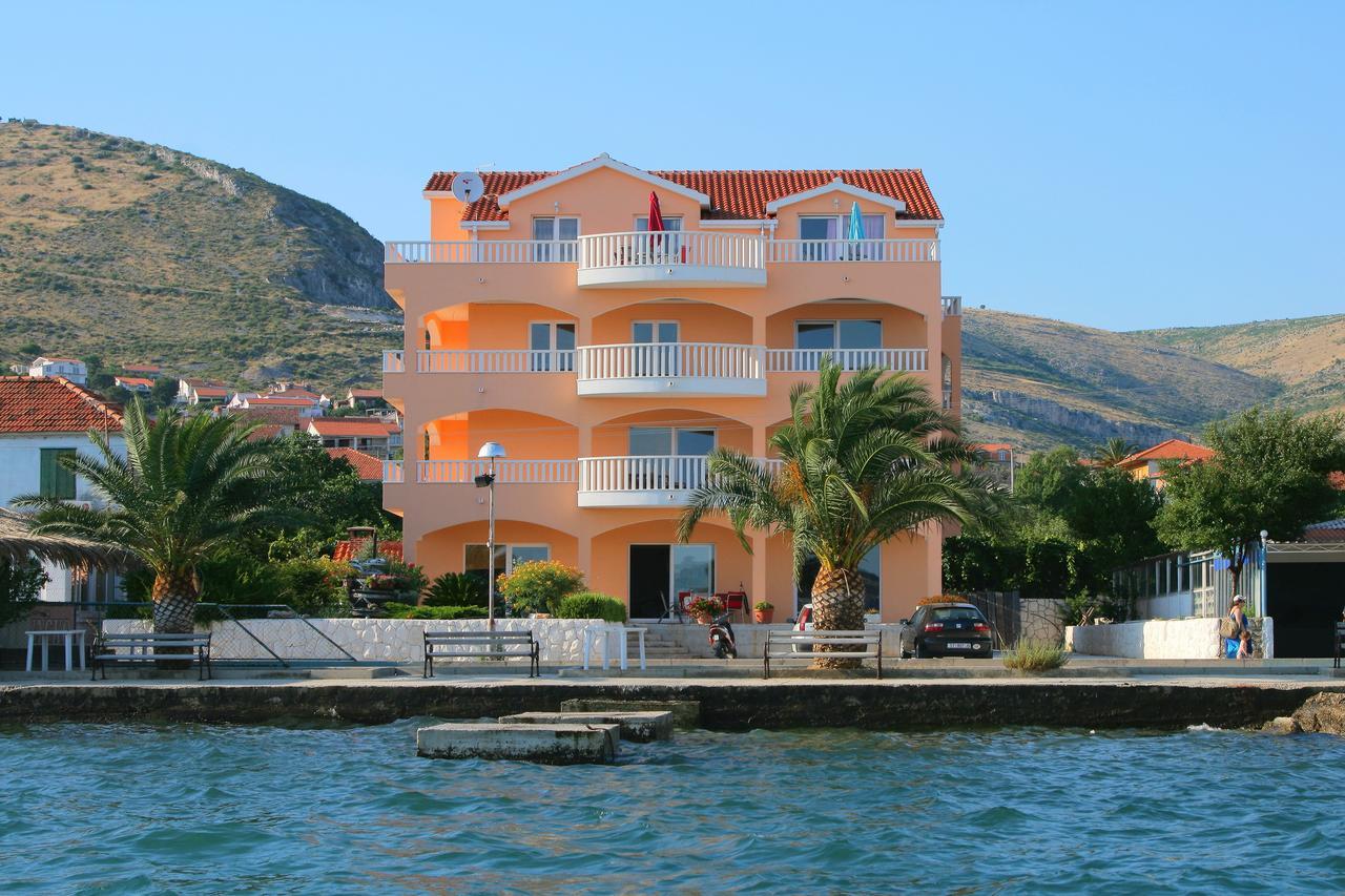 Kaja - Right Next To The Beach Trogir Kültér fotó